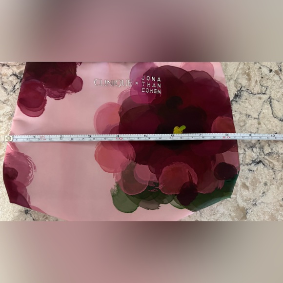 Clinique Pink Floral Tote with Burgundy Handles and Makeup Bag NWT - Picture 11 of 12